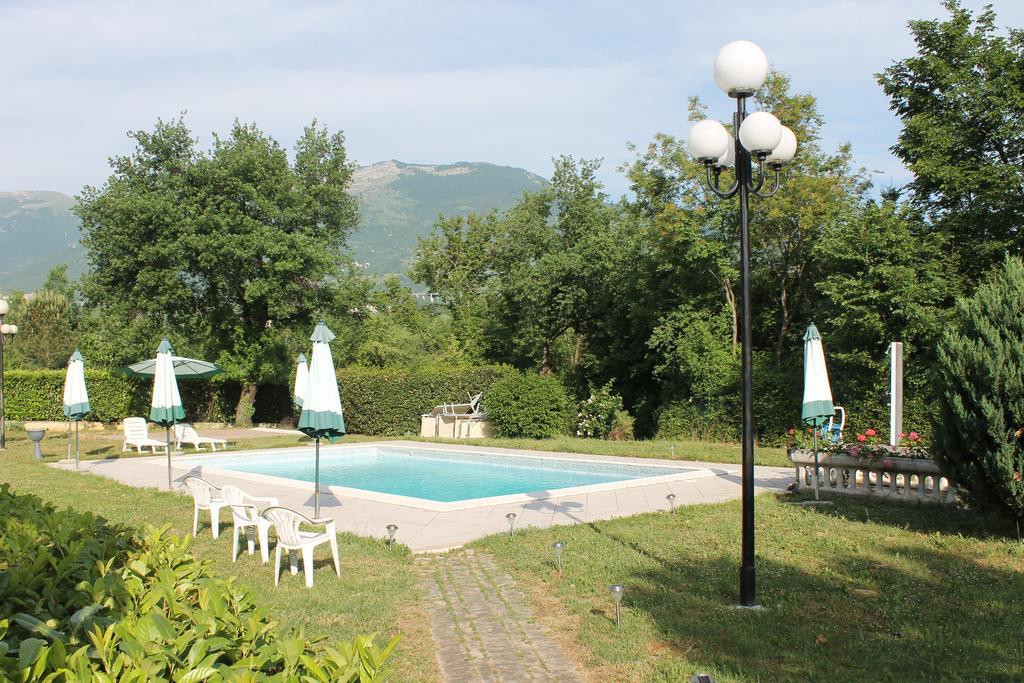 Residence La Piscina Isola del Gran Sasso dʼItalia Exterior foto